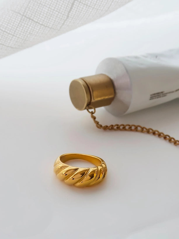 Croissant Ring 18K Gold Non-Tarnish