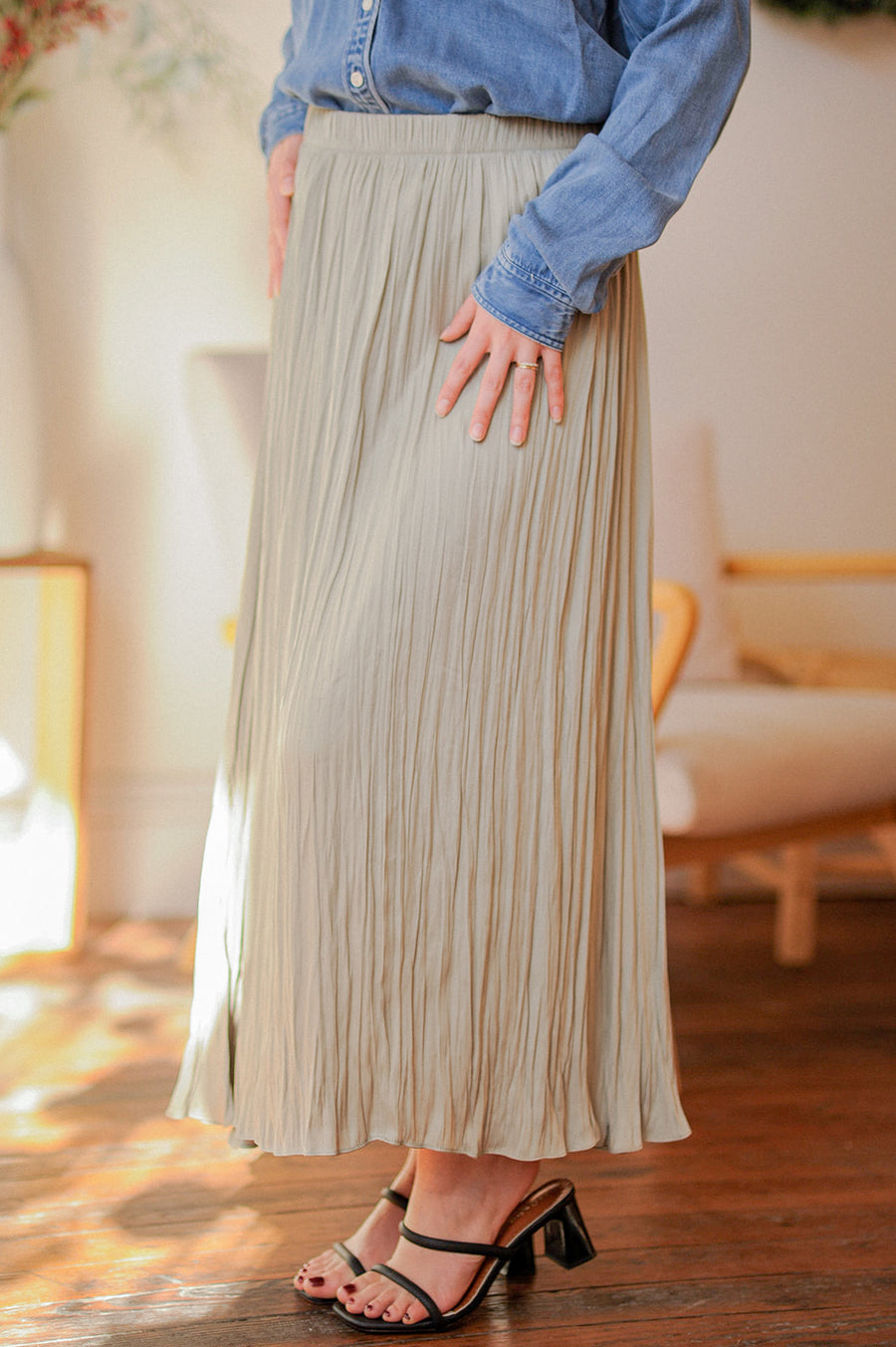 NWT Zara Green Pleated Skirt