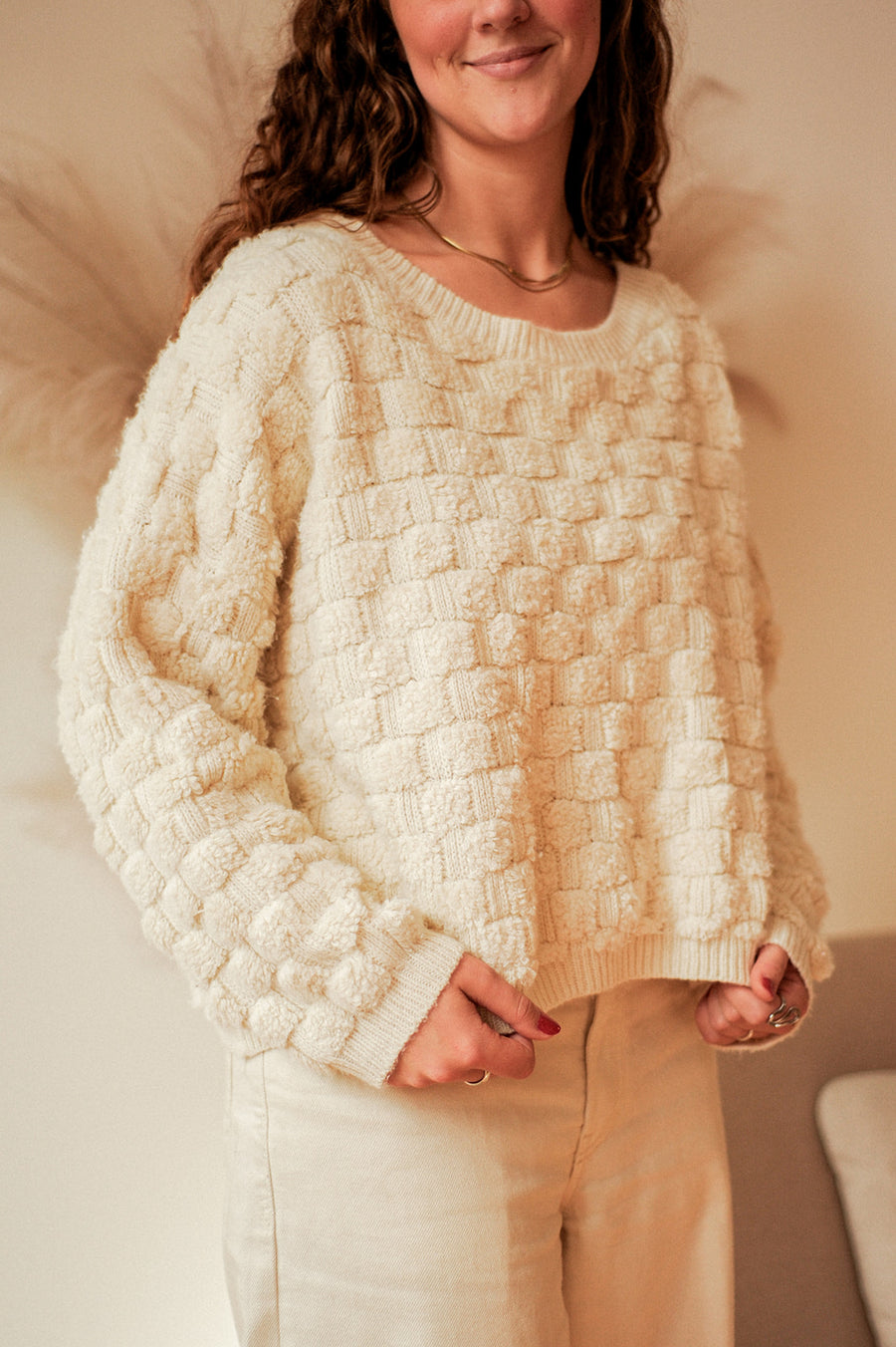 EE:SOME White Checkered Fluffy Cropped Sweater