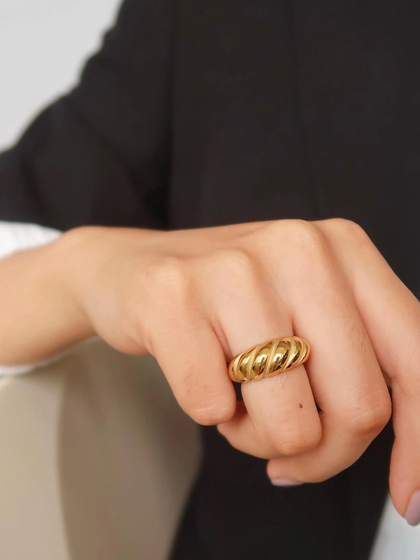 Croissant Ring 18K Gold Non-Tarnish