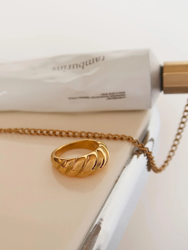 Croissant Ring 18K Gold Non-Tarnish