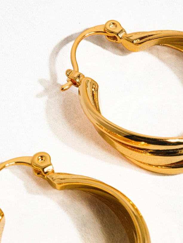 Cheyenne 18k Gold Twisted Hoop Earring