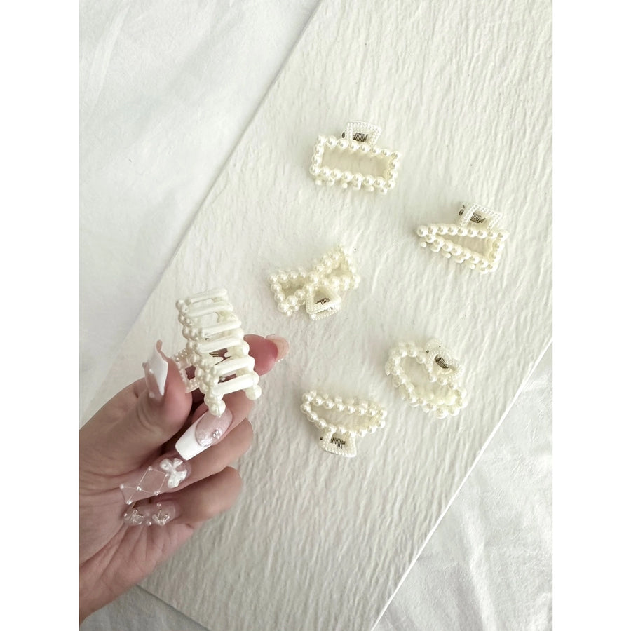 Graceful Pearl Embellished Hair Claw
