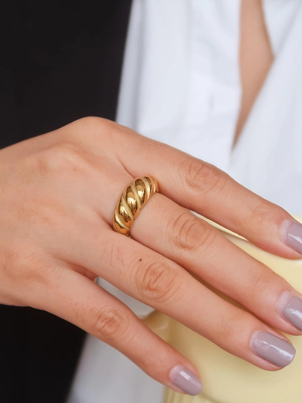 Croissant Ring 18K Gold Non-Tarnish